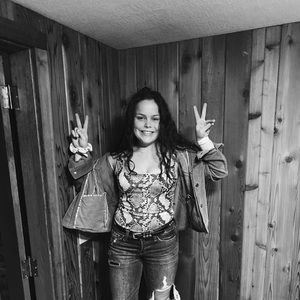 Meet your Posher, Delaney